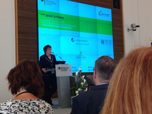 merete_nielsen's tweet photo. Nice start for the BSR Stars conference. Happy people. Nice energy @bsrstars @tcinetwork @EEN_EU #clustermatchmaking http://t.co/On9qledYbx