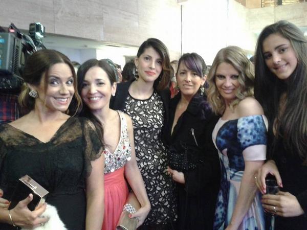 OliPaoolivera's tweet photo. Premios Iris @ximenabarbe @CataFerrand @VarinaDeCesare @AmorMioUY http://t.co/HTDbYxRYyv