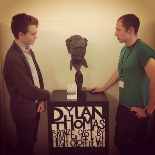 DTFitzrovia's tweet image. @mccabio Lovely to see you &amp;amp; meet the #DylanThomas bust today @ #PoetryLibrary A busy day for @litsouthbank eh? #NPD