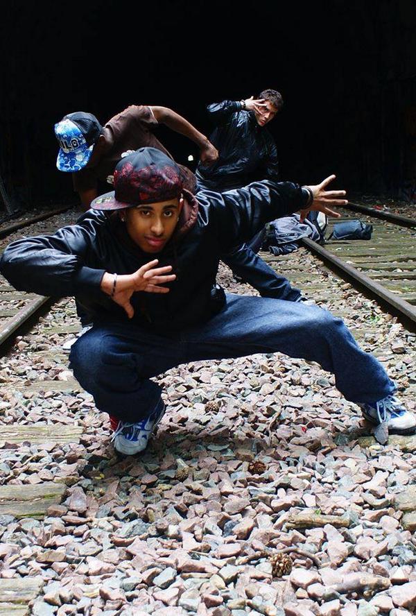 HighStrungMovie's tweet image. #TriviaThursday answer: #SwitchStep  #LorenzoCammarota  #TIPTOE  #HighStrungMovie is from Paris #HipHop #DanceTour