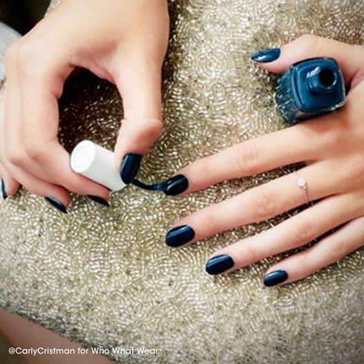 So lush RT <a href="/essie/">essie</a>: .<a href="/WhoWhatWear/">Who What Wear</a> shows us how to get a dark, dramatic fall mani with 'the perfect cover up'.
