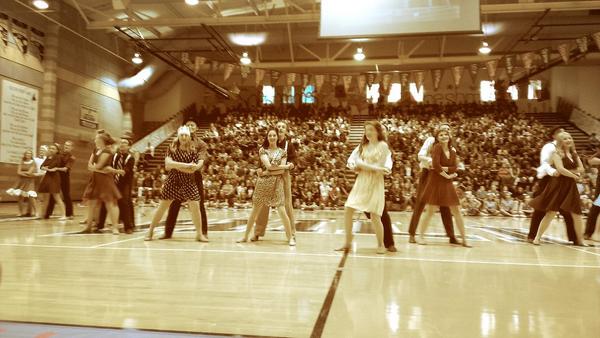FHSLegacy's tweet photo. Just try singing with a swing! #showchoir #foothillhc2014 http://t.co/UaUs37Y2d4