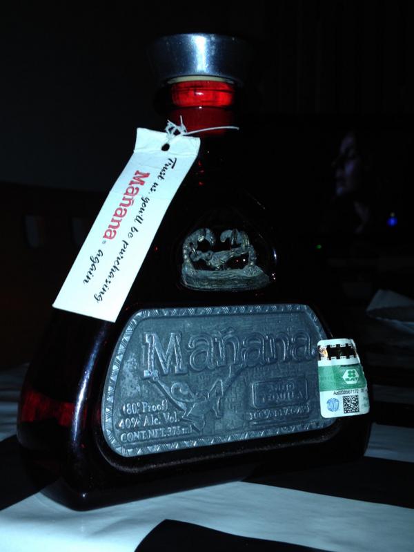 LaUnoCe's tweet photo. Que buen detalle se marcó @juanitocarro el año pasado. #BelmezMissesJohnny http://t.co/v4AXFfZWmZ
