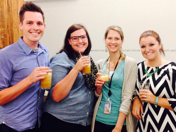 thebrandonvance's tweet photo. @osborn_barr @CommonGroundNow @UnitedSoy team enjoying Apple Cider Slushies from volunteer @jakenney #OBCulture http://t.co/yiHWRvhWeW
