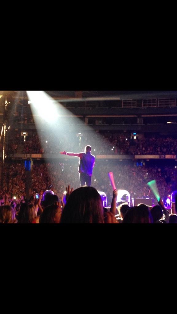 borderzhan's tweet photo. 2 months ago today was the best day of my life, I saw the boys in Toronto and I think about it everyday😭🙏❤️ http://t.co/xdgqzapzKW
