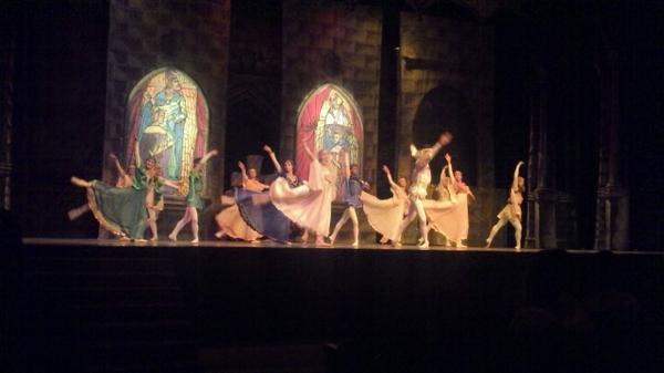 MagnosMusica's tweet photo. Presentación #Drácula del #Ballet #ProDanza de #Cuba  #FIT2014 @ITCA_
Producimos con Pasión! http://t.co/j1wa2gxTLl