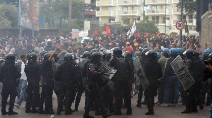 occupybarcelona's tweet photo. 2/10/2014 Napoles. Contra el Banco Central Europeo #blockbce #napoli http://t.co/HVpC8EqSNB