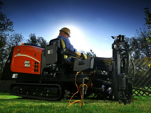 DEUTZAmericas's tweet photo. Any guesses on which #DEUTZengine powers this @ditchwitch JT922? http://t.co/1jiGFGxVPy