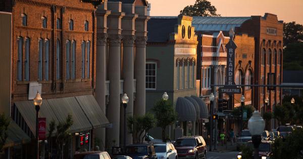 ExploreGeorgia's tweet photo. Explore Americus, #Georgia - a city full of heart &amp; history: http://t.co/kFz3DNY5dO #ExploreGeorgia http://t.co/hR3RsQb9ku