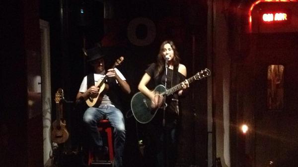 In diretta dallo @ZogLive sul palco <a href="/NadiavonJacobi/">Nadia & The Rabbits</a> | <a href="/mescalofficial/">Mescal Musica</a>