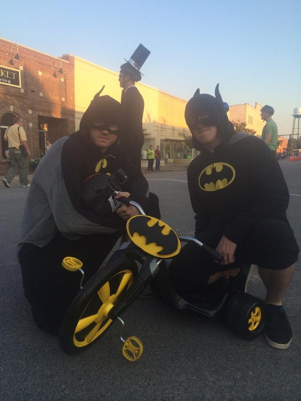 JackLamsonBrews's tweet photo. Team Batmowheel ready to race! @ConwayAlive @GuitarGoodman @CarolinaLive #BigWheelRace http://t.co/o6nFIzN9IR