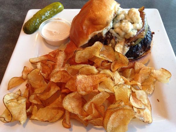 StampersBar's tweet photo. Best burgers - clean meat! #eatclean #cleanmeat #healthyfood #burgerlove #bestburger #fairviewbars #Food #clebars http://t.co/rrWlPKGnBg