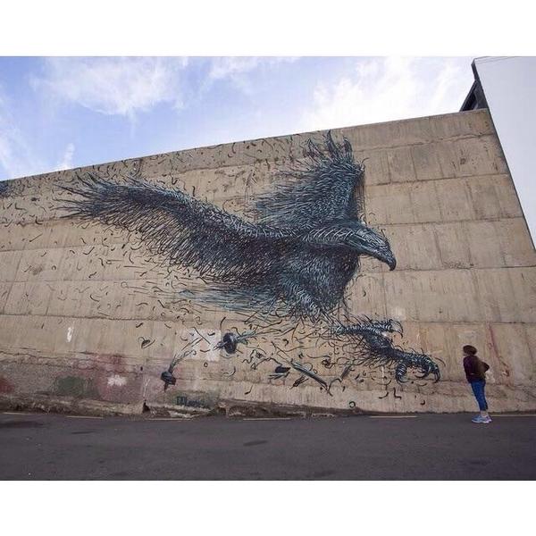Bu geceki son graffiti olarak bunu seçtik. Enfes bir kartal! #streetart #graffiti #sanat