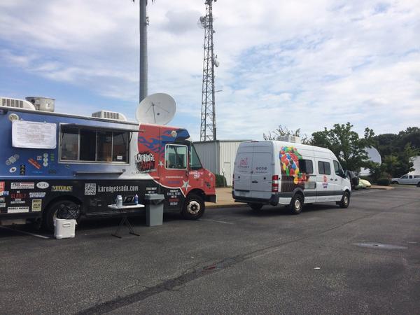 Wed Lunch w/ @JustCupcakesVA @WHRO @WHROLifestyle 11:30-1ish! 5200 Hampton Blvd,Come see us! @OverheardAtODU @ODUnow