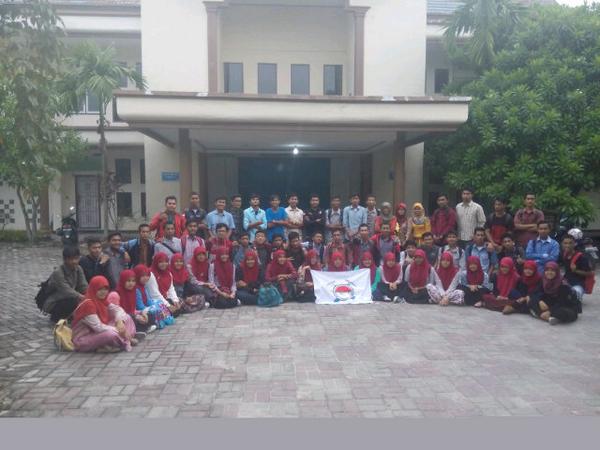 Foto Bersama Sekjen Perhimagi dengan HMTG "Bumi Lancangkuning"  Universitas Islam Riau