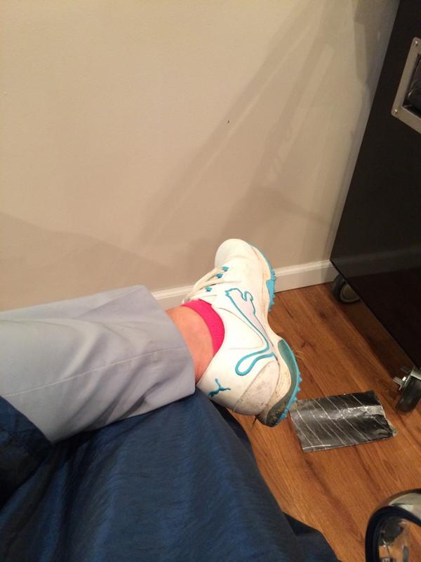 stefshw's tweet photo. Once again, I find myself at the hair salon in spikes. #puma #lookinggood #cutandchip http://t.co/eDBw07oI2X