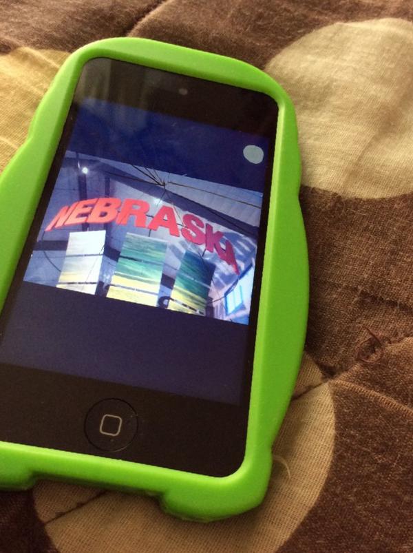 musicalmandy7's tweet image. Wow so happy I shattered my iPods screen today 😑 #notKool