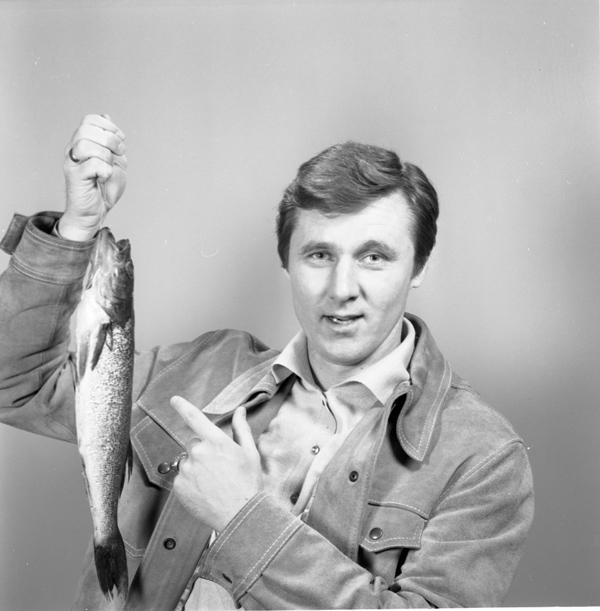 KevinKurtt's tweet photo. Vote #Minnesota79 for #FrozenFourFinest or the fish gets it. http://t.co/IhnaervLP0