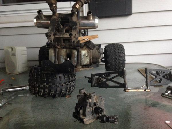 Big_D76's tweet image. I thought race cars were a pain in the ass! #rcproblems