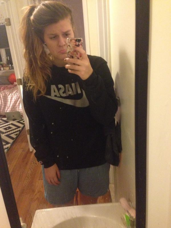 fiji_grl's tweet image. Going to the bar #barculture #baraesthetic ⚾️⚾️