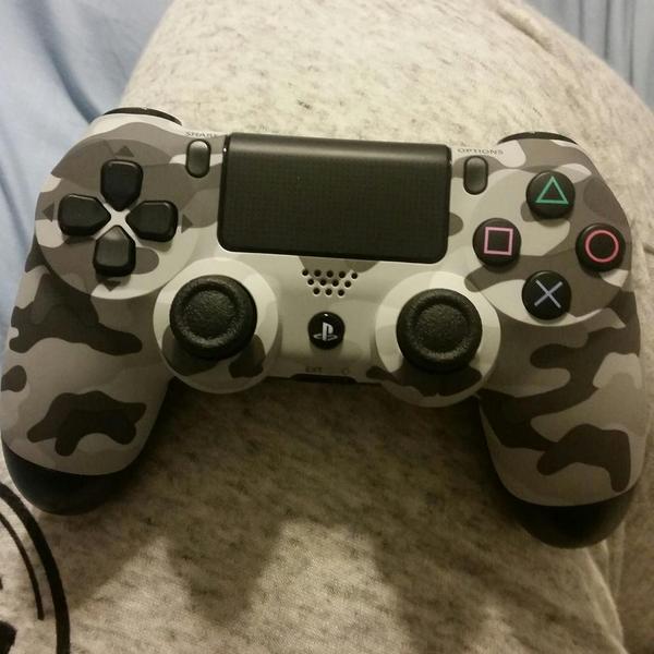 bella8993's tweet image. Finally got my new camo controller for the PS4...SO SEXY!!! #camocontroller #PS4 #loveit