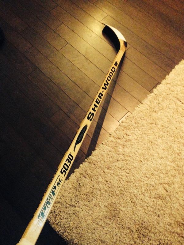 DArdafied's tweet photo. Rocking the old school woody tonight at #shinnyhockey #sher-wood http://t.co/gkAYhFGFJf