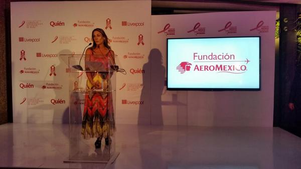 Quien's tweet photo. @EsteeLauder #CompaniesMéxico @AeroMexico_com @nfl @liverpoolmexico En subasta "Por un México sin cáncer de mama". http://t.co/TaEAGe0M0i