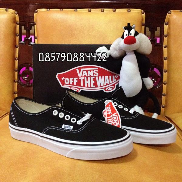 READY!
Vans Authentic Black
BNIB - Size 8 9 10 US
IDR 650K
085790884422 / 7482E9DF
 <a href="/WALK_SHOES/">IG : @WALKINGSHOES</a> <a href="/ROARsneakerss/">•ROARS!!!•</a>