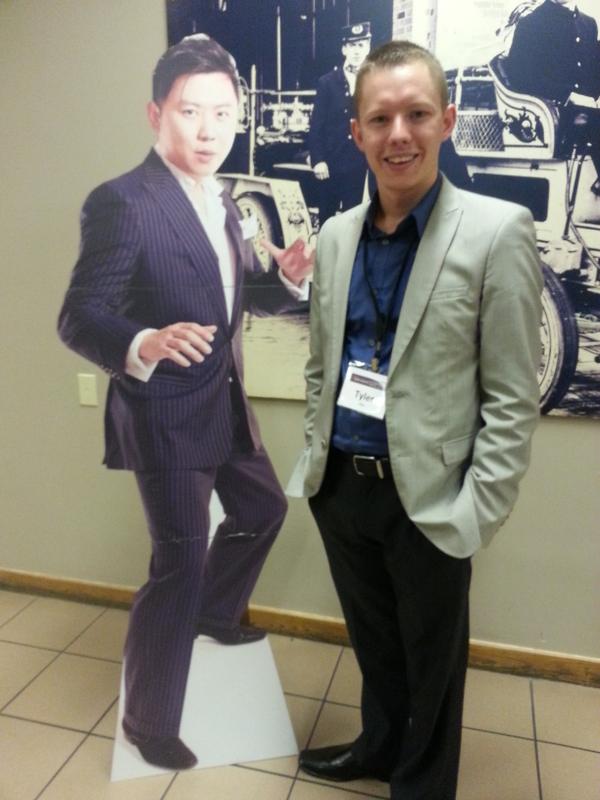 ItsMsLeslie's tweet photo. @Vanpreneurs #Vanpreneurs #TylerBasu http://t.co/jJ5xooYAdt