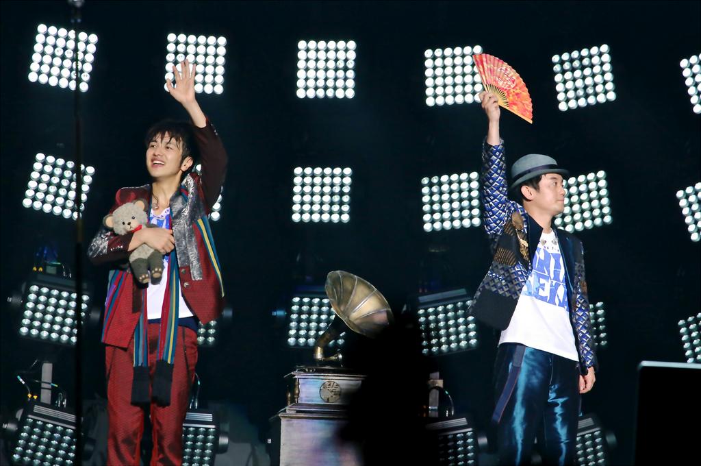 ゆず公式ツイッター ゆず 新世界 Yuzu Arena Tour 14 新世界 終了に寄せて T Co Zfrkkui38f Http T Co Eshajppvlg ゆず公式ツイッター ゆず 新世界 Yuzu Arena Tour 14 新世界 終了に寄せて T Co Zfrkkui38f Http T Co Eshajppvlg
