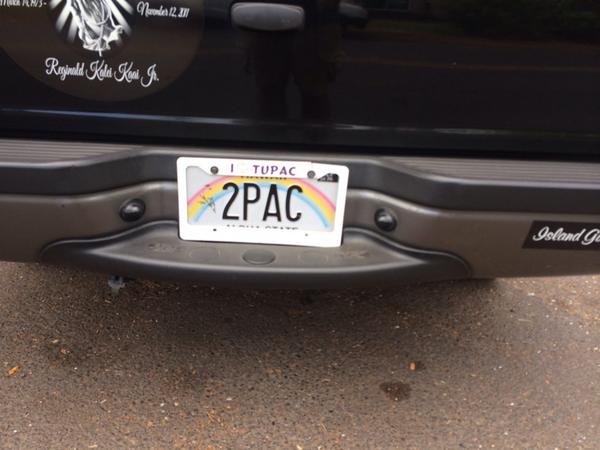 diewynmaker's tweet image. Yesterday i found out where Elvis lives,well today I saw Tupac's car.Hawaii is the heaven for Muso's.