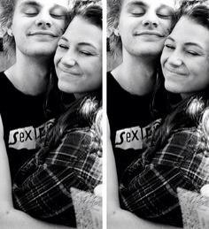 pukeonluke_'s tweet photo. when the gc sends you pictures of people hugging 5sos and that they look like you, FUCKINB  BYE http://t.co/4u8wlXsT1r