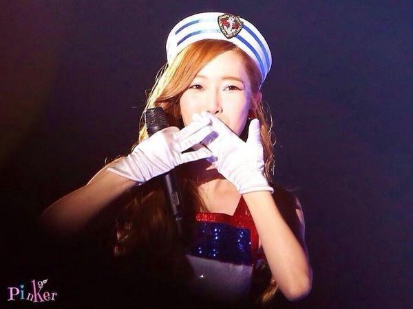 yoonamayu's tweet photo. #SONEにはジェシカがいないとダメ 
#9人で소녀시대 
#staystrongJessica 
#TLをシカ様で埋める http://t.co/a4wz9MW1yx