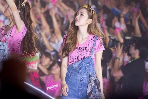 yoonamayu's tweet photo. #SONEにはジェシカがいないとダメ 
#9人で소녀시대 
#staystrongJessica 
#TLをシカ様で埋める http://t.co/a4wz9MW1yx
