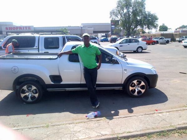 Thibos_Mathaba's tweet photo. Side pocket http://t.co/8op7Q1ZEv6