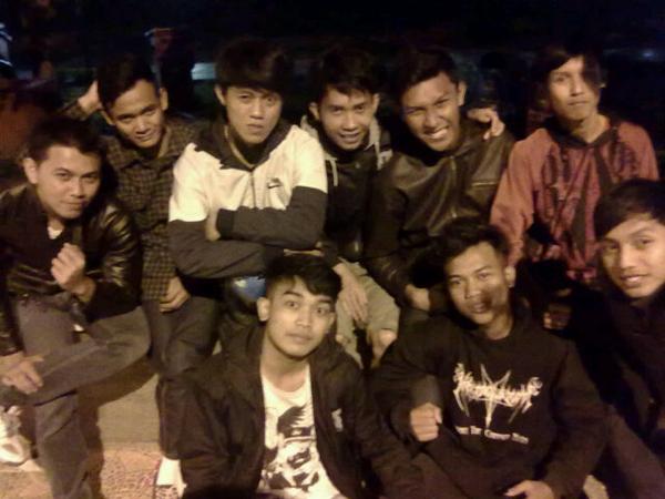 yoga_widiasking's tweet photo. Ga ada yang ganteng ? http://t.co/6sI9OhxV5E