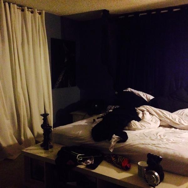 pega_suspect's tweet photo. SOBER IN MY OWN HOUSE @charlottebkamp http://t.co/UvLIATPE93