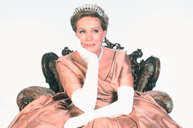 ¡Happy 79th Birthday Dame Julie Andrews! Youre practically perfect in every way! I love you  