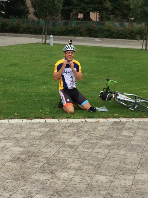 KCOMcycles's tweet image. You're meant to be on the bike Gary! After 50 miles, it's time for a well earned lunch stop for the Team.