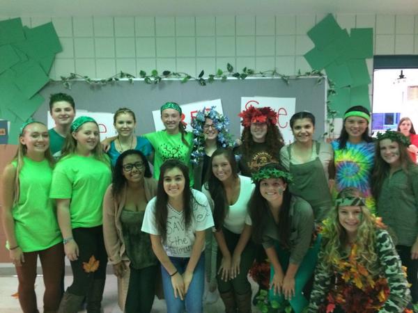 mashpee2016's tweet photo. Happy Arbor Day 🌲🌳🌴🍀🌵🍃 #day3 http://t.co/W9NBxGv1Fy