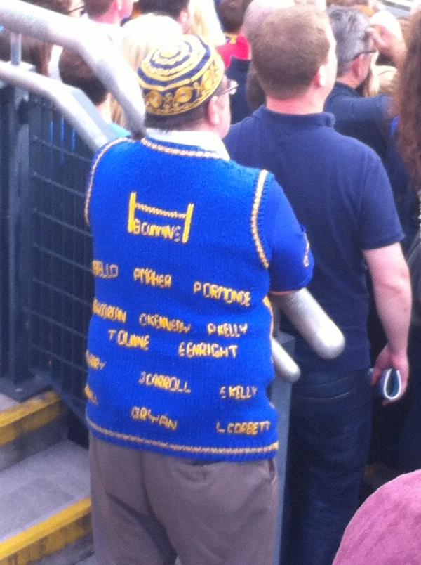 EoinDe_Barra's tweet photo. @officialgaa @ballsdotie @JOEdotie spotted at #kktipp all Ireland replay. A delightful swetter. #artofknitting #GAA http://t.co/HH7plzd8KX
