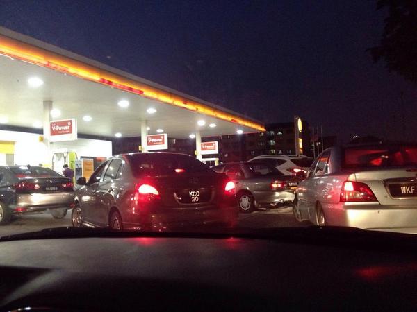 Reaksi Pengguna Bila RON 95 Naik 20 Sen Reaksi Pengguna Bila RON 95 Naik 20 Sen
