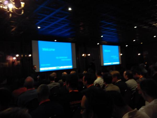 Clustermvp's tweet image. #sqlserverdays #keynote is starting with a packed room