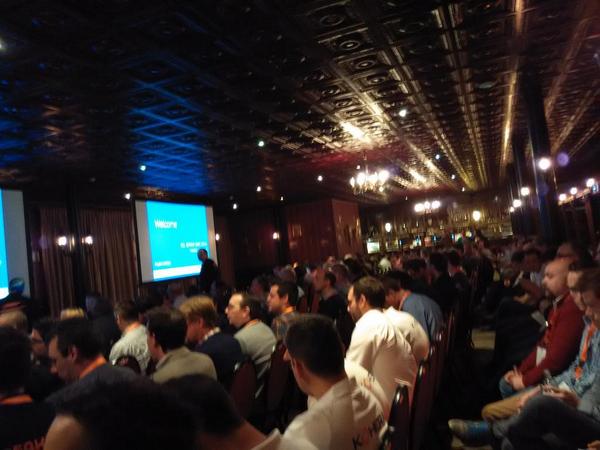 Clustermvp's tweet image. #sqlserverdays #keynote is starting with a packed room