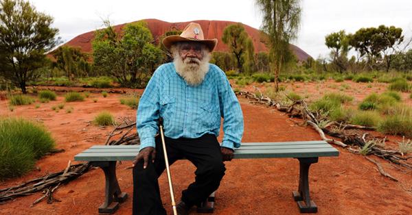 Aboriginal Australians get Uluru back bit.ly/1xAaV5R