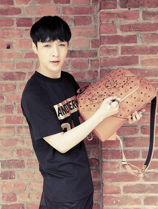 EXOLay7's tweet photo. [OFFICIAL]140925 #Lay for "MCM X EXO" Collaboration {1}

Cr; exo.mcmworldwide
Admin. Kuмi ☆ﾐ
#레이 #张艺兴 http://t.co/spzC9mdNEF