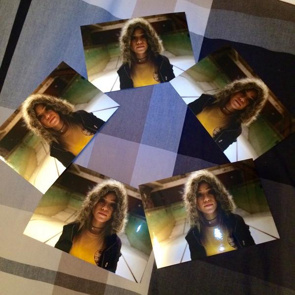 sammyroenfeldt's tweet photo. Giving away 5 @jenalive11 6x4" prints to 5 followers. Simply RT this tweet for your chance to win. You have 24hrs! http://t.co/N9IxZPPWfr