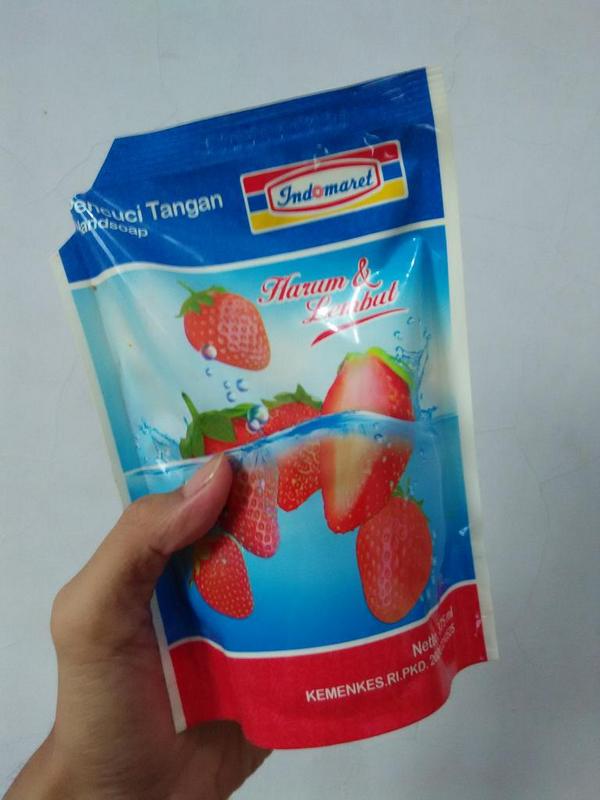 Sabun cuci tangan Indomaret