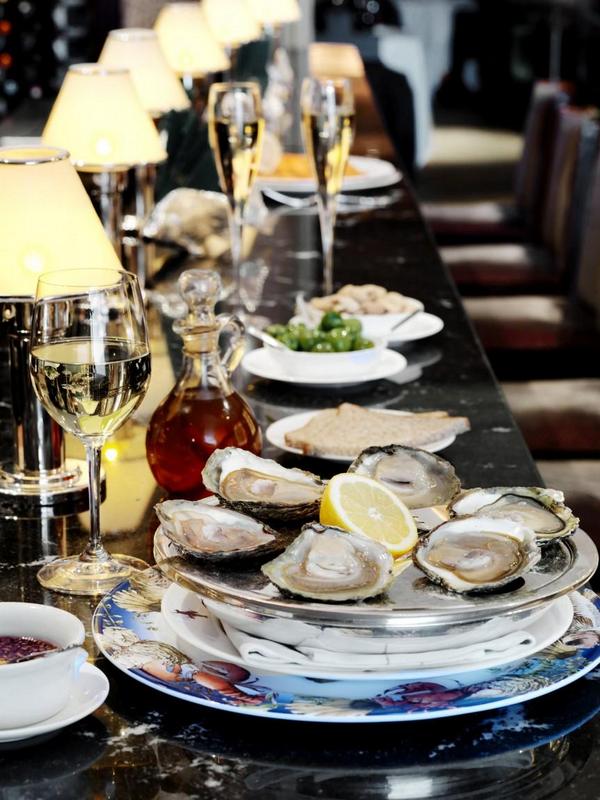 AboutTimeMag's tweet photo. What do we want? Oysters & champagne. When do we want them? NOW. http://t.co/QGrPX5Dycr #ChampagneGuide http://t.co/EsdJhVx3Tn