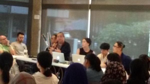 triwee's tweet photo. Qq Franky menjelaskan daftar menu MUHD JFW 2015.Teknikal meeting @JKTfashion http://t.co/5a0m0e6WR6